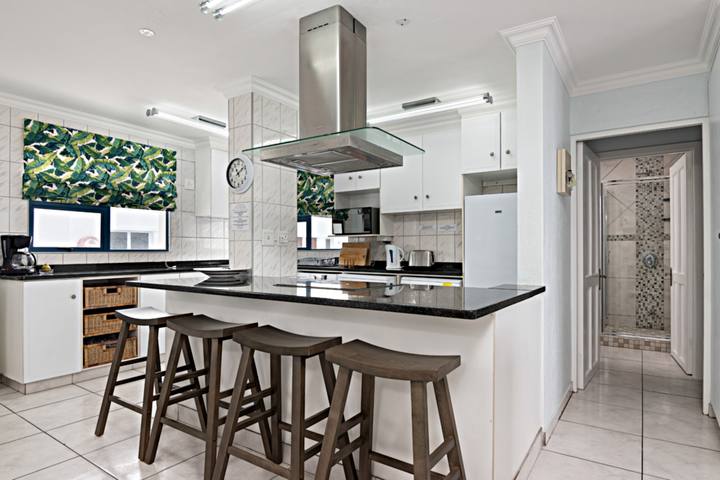 Le Paradis 32 KItchen
